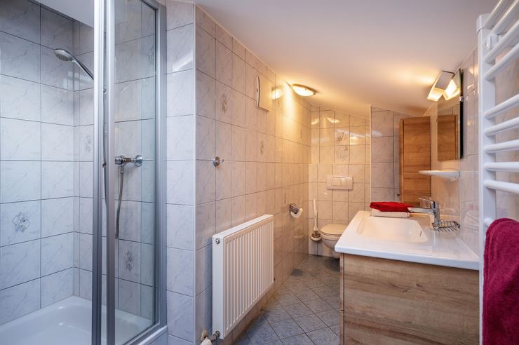 Grafenhof_Muehltal_9_Ebbs_Badezimmer