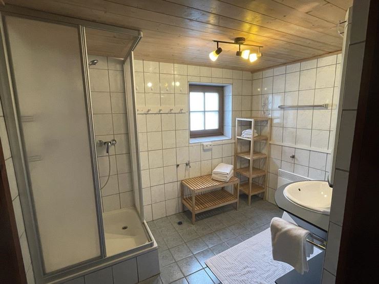 Badezimmer Gomerhäusl Ebbs