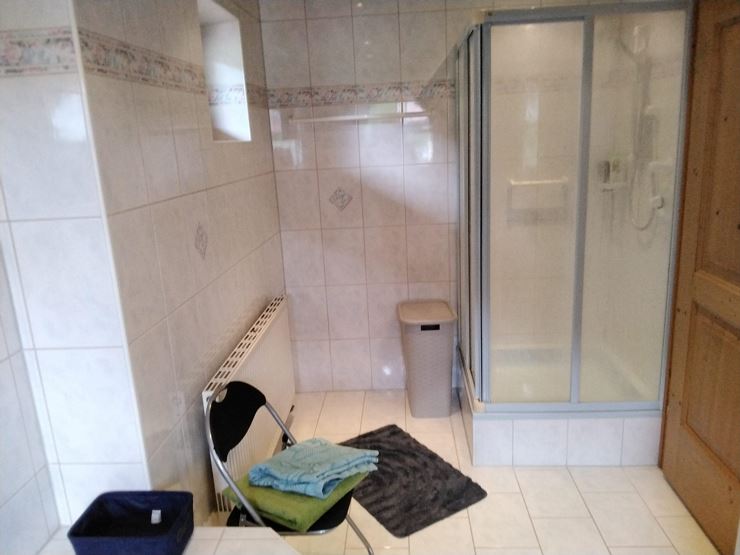Duschkabine im Badezimmer