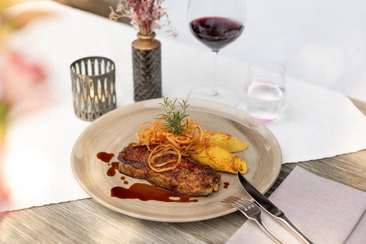 Dresch_Hauptgericht_Rostbraten_V01_Web(c)Gasthaus 