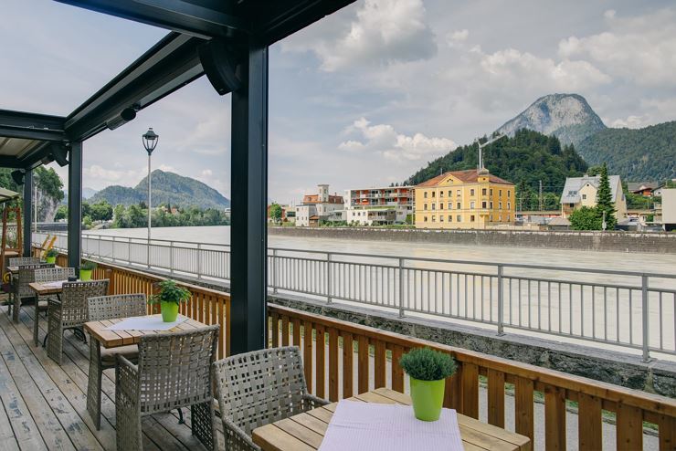 Auracher Löchl Terrasse Inn