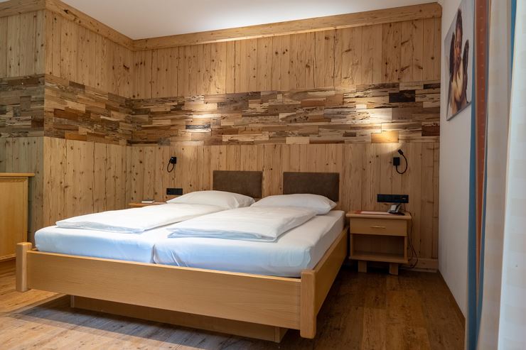 Felsenkeller-Zimmer-9585-HDR