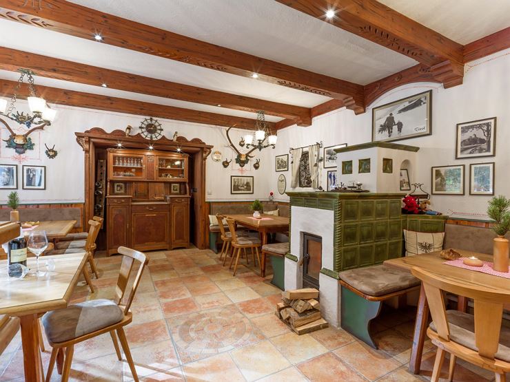 Hotel Gasthof Felsenkeller Kufstein Stube Ansicht