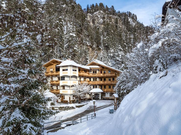 Hotel Gasthof Felsenkeller Kufstein Winter Haus