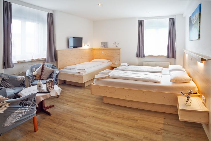 Dreibettzimmer/Vierbettzimmer