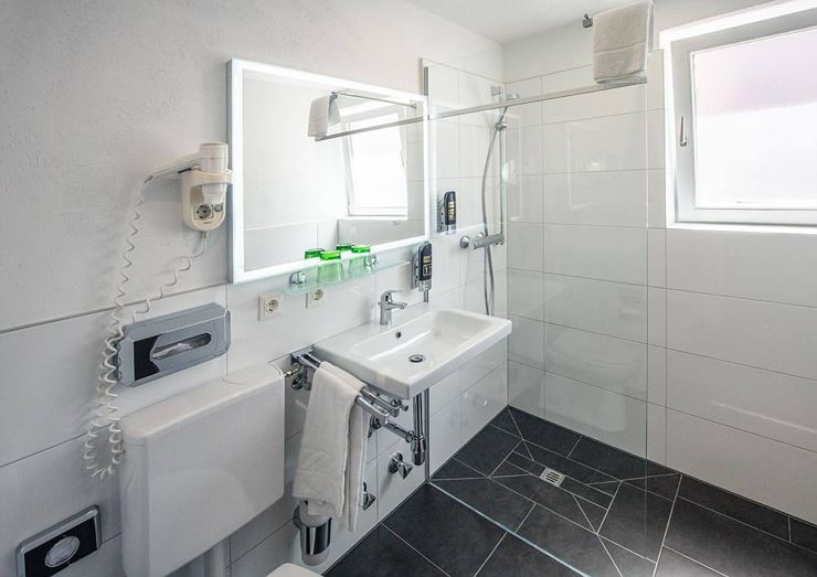 doppelzimmer-komfort-bad-hotel-kufsteinerhof