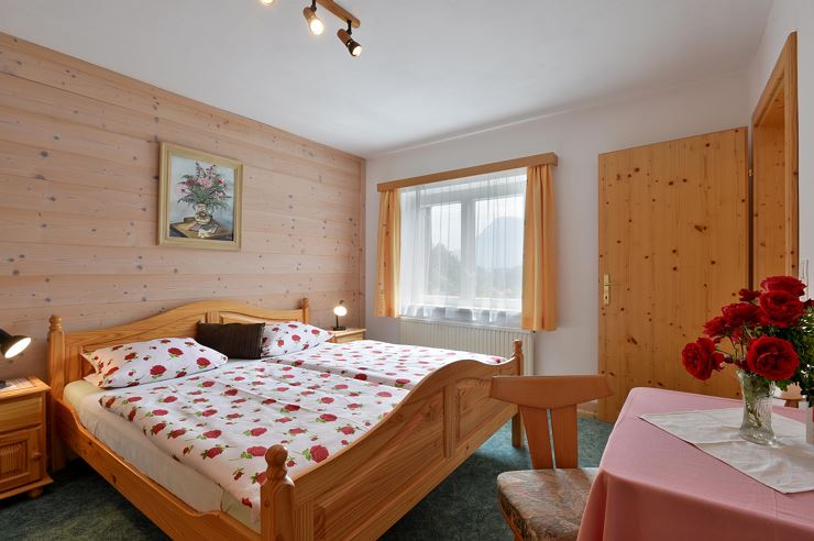 Haus-Marblingerhoehe-Appartement Schlafzimmer