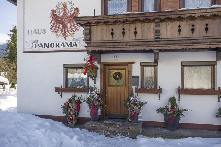 Haus Panorama Niederndorf Winter Eingangsbereich