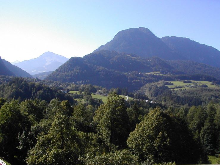 PÖLVEN-Blick und Hohe Salve dahinter