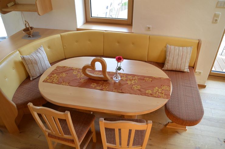 Esstisch im Apartment Pendlingblick