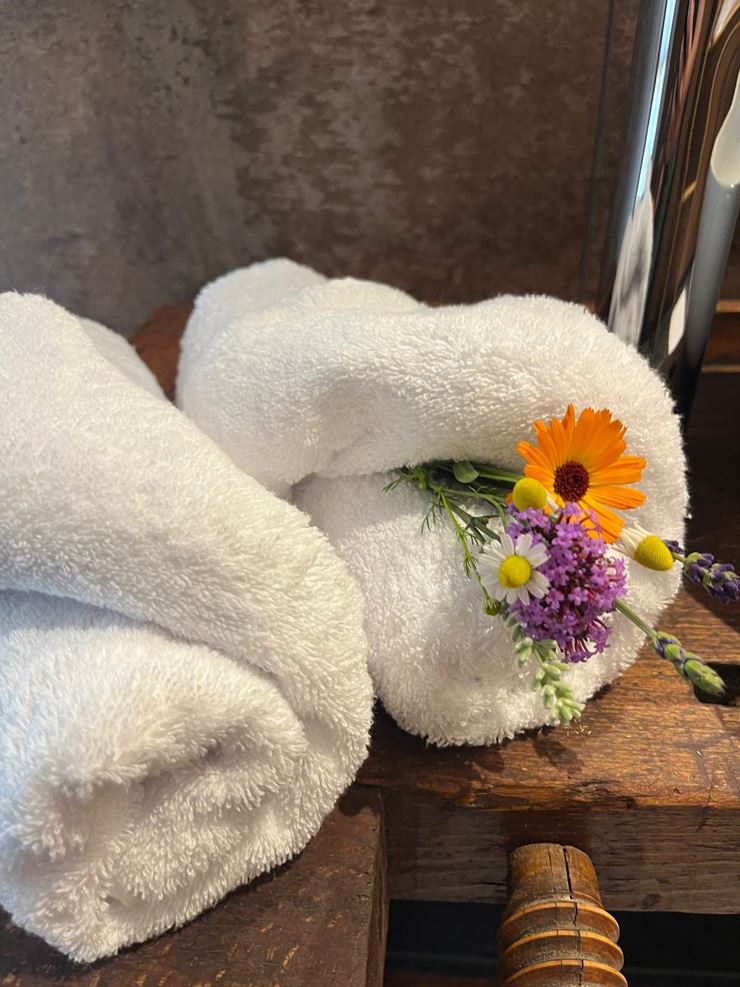 Dusche und WC in allen Zimmern