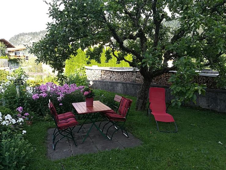 Bauernhof Langhof Thiersee - Garten im Sommer