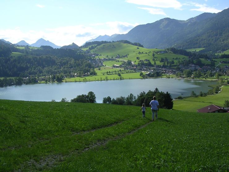 Haus Seefried am See vom Hausberg Sommer