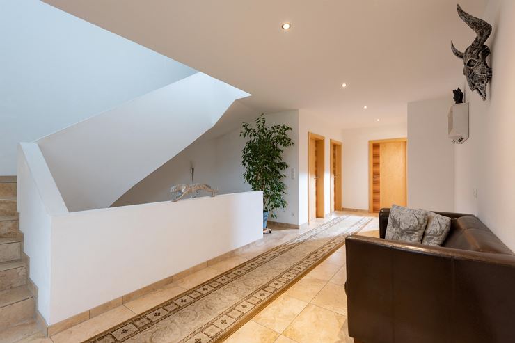 Villa_Werlberger_Hinterthiersee_19a_Gang_Stiegenha