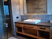 Double room, separate toilet and shower/bathtub, north