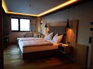 Double room, separate toilet and shower/bathtub, north