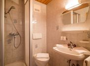 Double room, shower, toilet, lake view