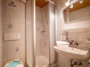 Double room, shower, toilet, lake view