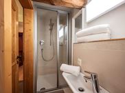 Triple room, shared shower/shared toilet
