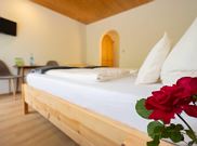 Double room with shower, WC, TV, balcony