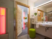 Suite, bath, toilet, balcony