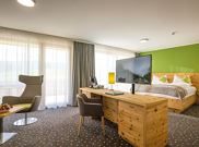 Suite, bath, toilet, balcony