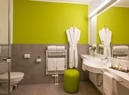 Suite, bath, toilet, terrace