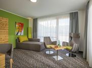 Suite, bath, toilet, terrace