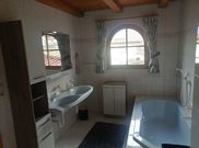 Apartment, shower and bath, toilet, facing the garden