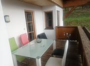 Apartment, shower and bath, toilet, facing the garden