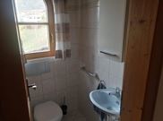 Apartment, shower and bath, toilet, facing the garden