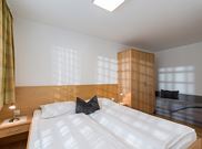 ap./2 bedrooms/shower or bath tub, WC