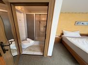 double room with shower, WC