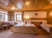 Dreibettzimmer, Dusche, WC, Balkon