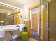 Double room, shower, toilet