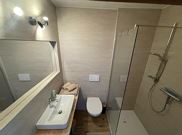 Double room, shower, toilet, facing the mountains