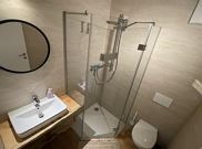 Double room, shower, toilet, facing the garden