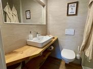 Double room, shower, toilet, facing the mountains