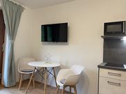 Double room, shower, toilet, facing the garden