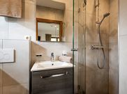 Doppelzimmer mit Dusche, WC, Seeblick