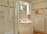 apartment/2 bedrooms/shower,bath tub,WC