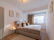 Apartment, shower, toilet, facing the garden