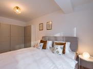 Apartment, shower, toilet, facing the garden