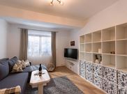 Apartment, shower, toilet, facing the garden