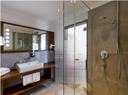 Junior suite, bath, toilet