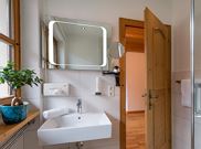 Double room, bath, toilet