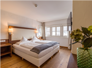 Junior suite, bath, toilet