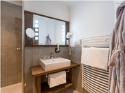 Double room, bath, toilet