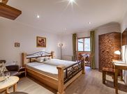 Doppelzimmer mit Balkon & Ausblick