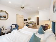 double room with shower, WC